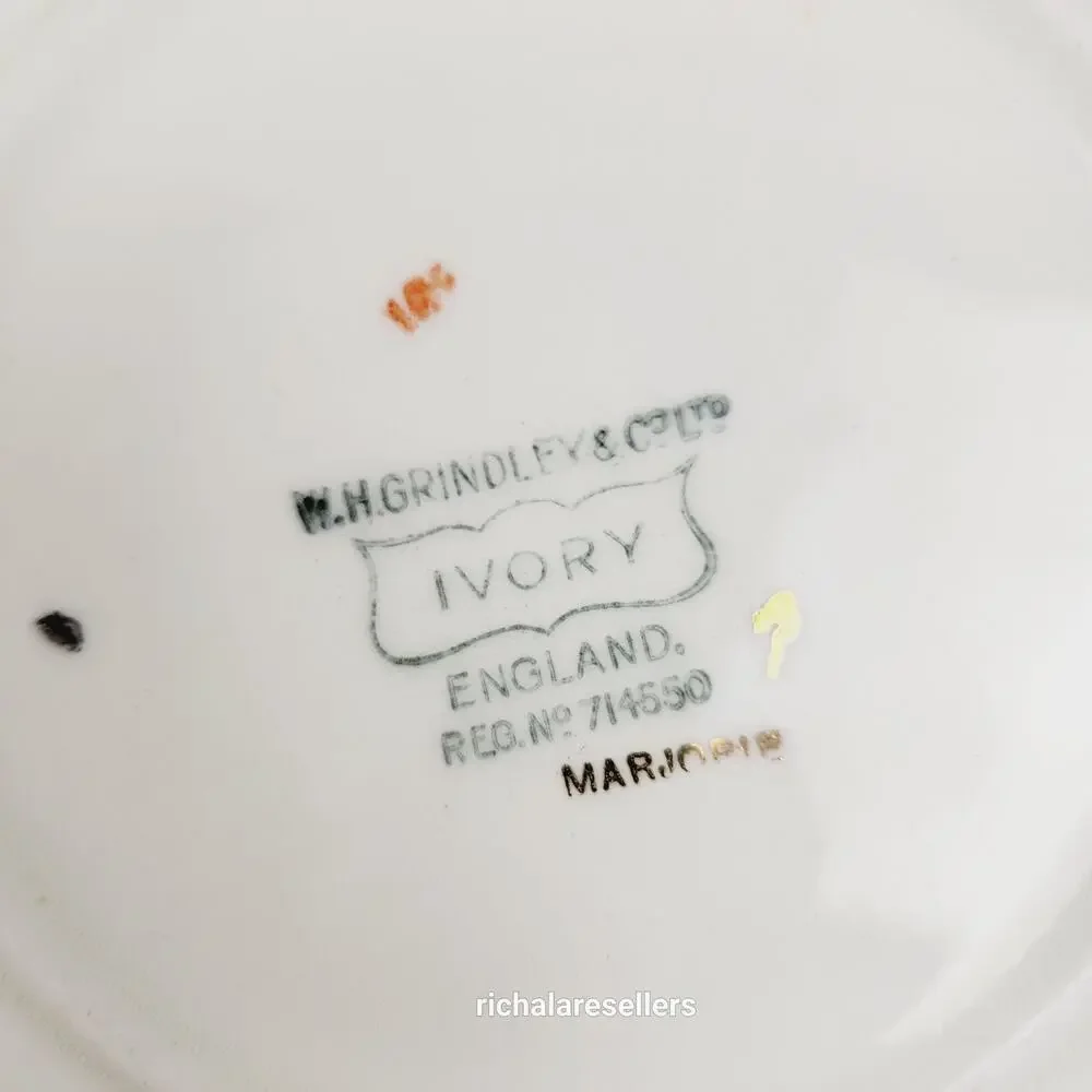 W.H. Grindley Marjorie Round vegatable Bowl 10
